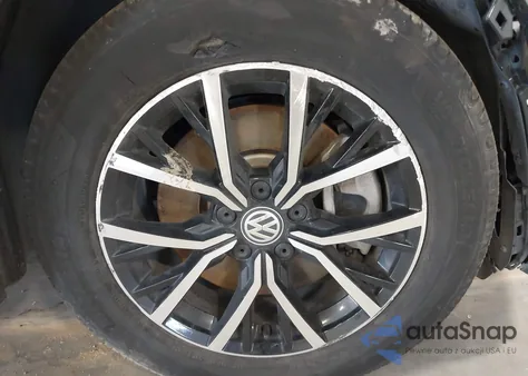 2021 Volkswagen Tiguan 2.0T Se/2.0T Se R-Line Black/2.0T Sel z USA, uszkodzony, nr VIN 3VV2B7AX3MM074816